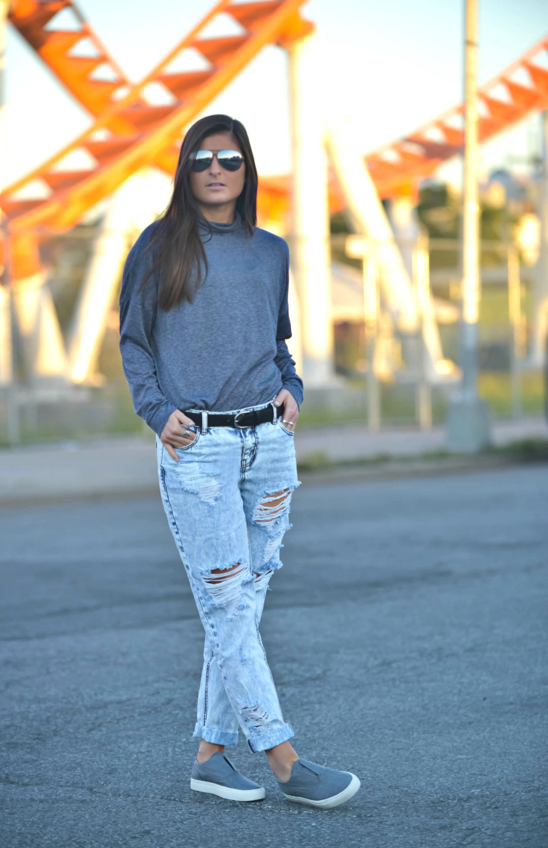 girlfriend jeans outfit