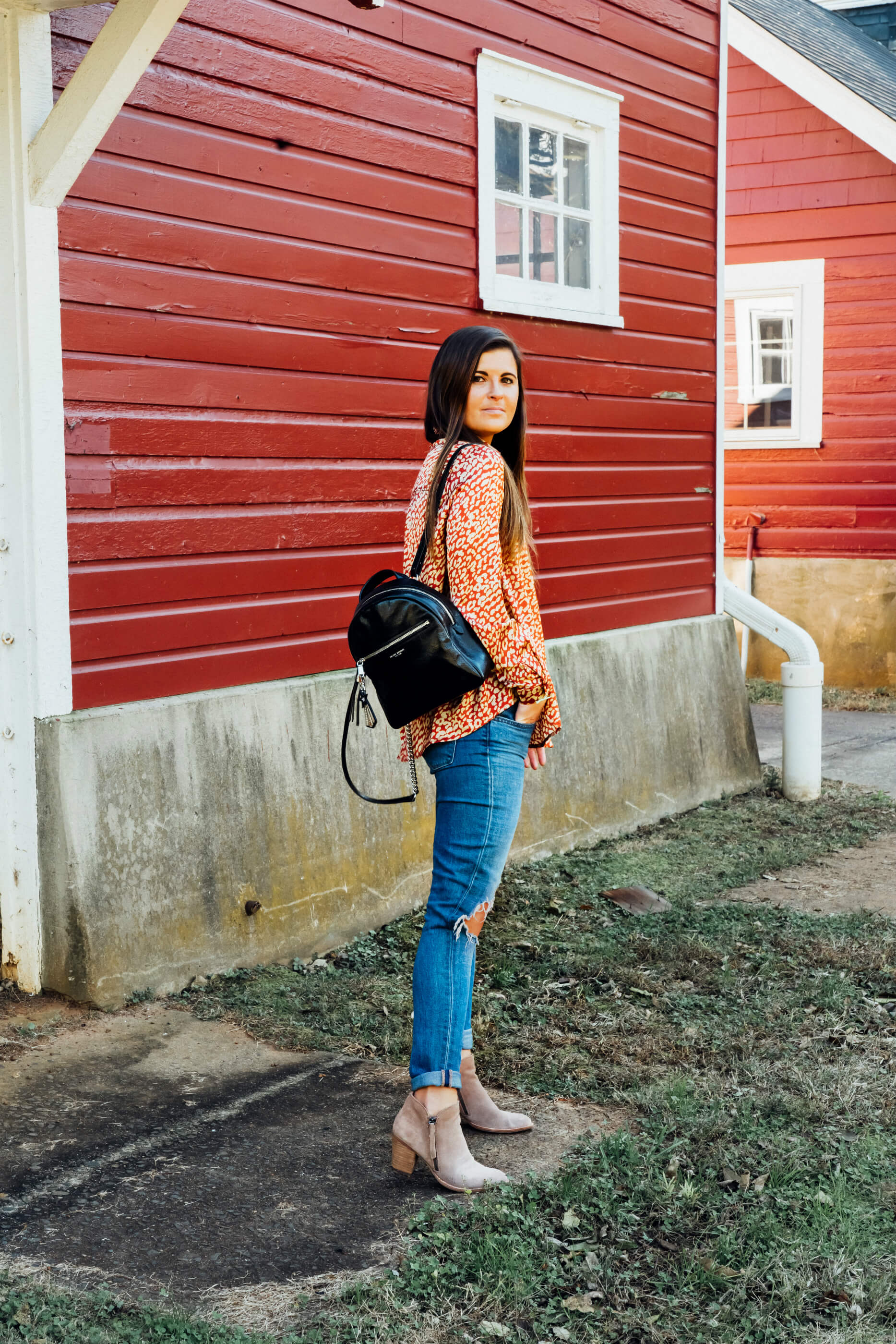 Boohoo Leopard Print Woven Oversized Shirt, Levi's 721 High Rise Distressed Skinny Jeans, Henri Bendel About Town Shimmer Backpack, Fall Outfit, Tilden of To Be Bright