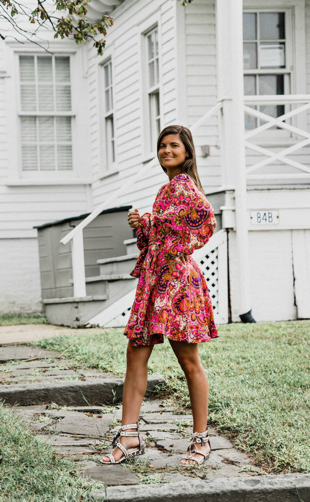 What To Wear To A [Backyard] Fall Wedding To Be Bright