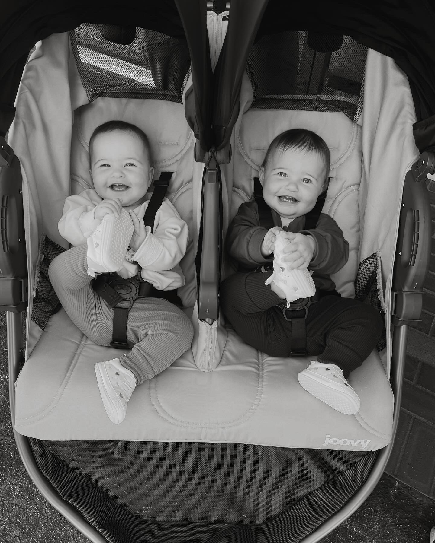 traveling with twins, twin travel tips, twins under 2 travel hacks